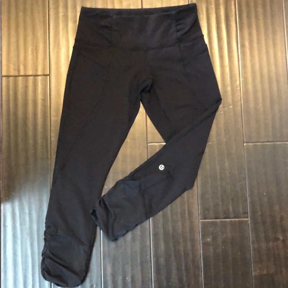 Lululemon black Capri leggings